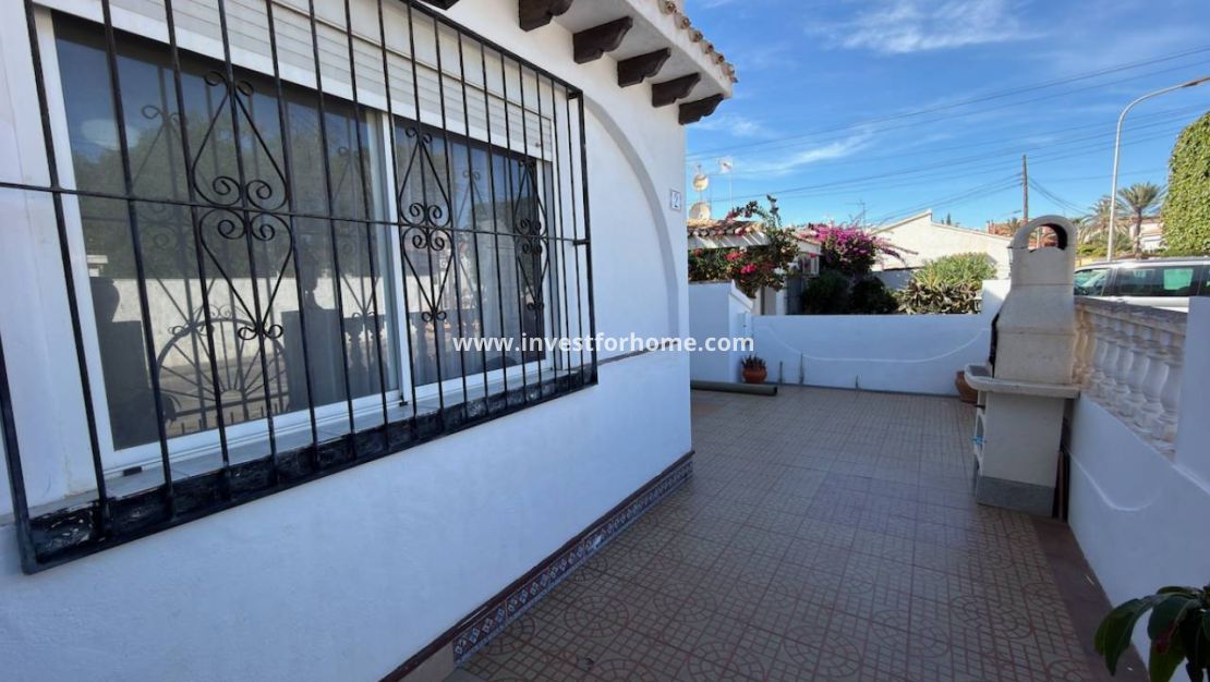 Sale - Apartment - Torrevieja - Aguas Nuevas
