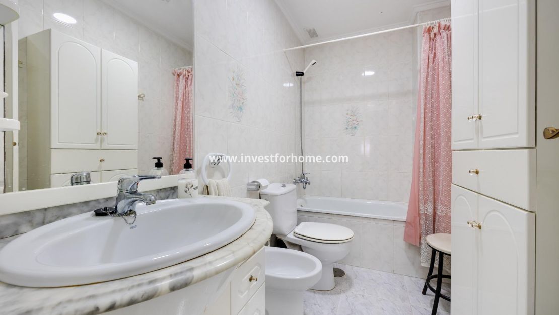 Sale - Apartment - Torrevieja - Antonio Machado