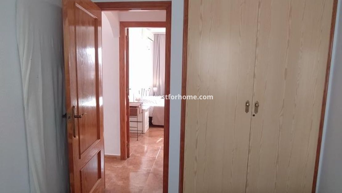 Sale - Apartment - Torrevieja - CASCO URBANO