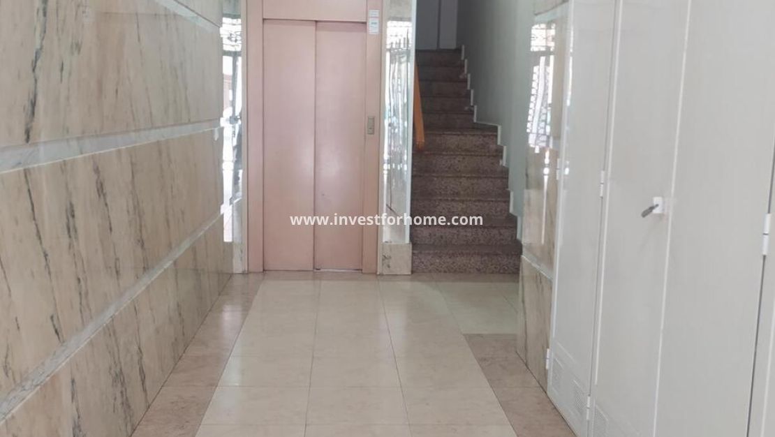 Sale - Apartment - Torrevieja - CENTRE