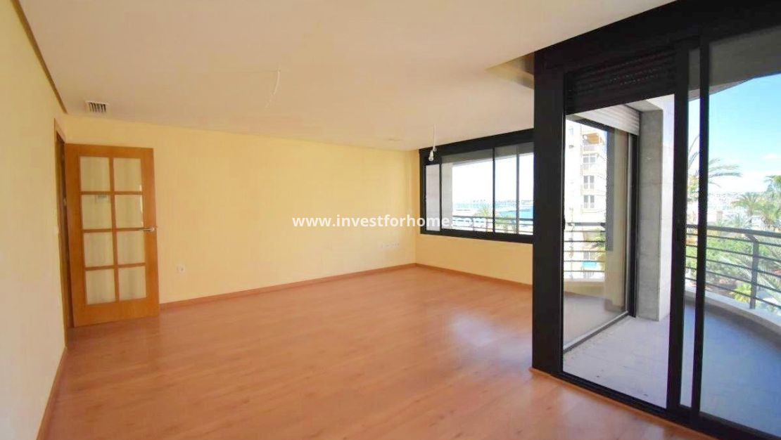 Sale - Apartment - Torrevieja - Centro - Muelle Pesquero