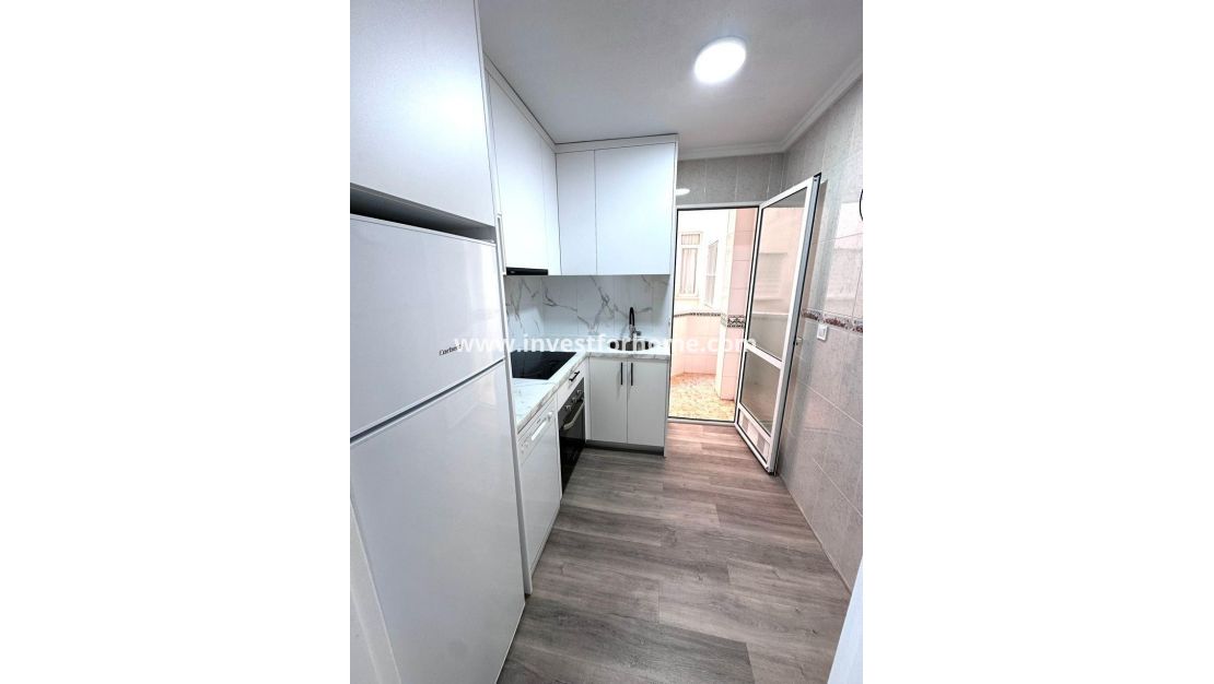 Sale - Apartment - Torrevieja - Centro - Muelle Pesquero