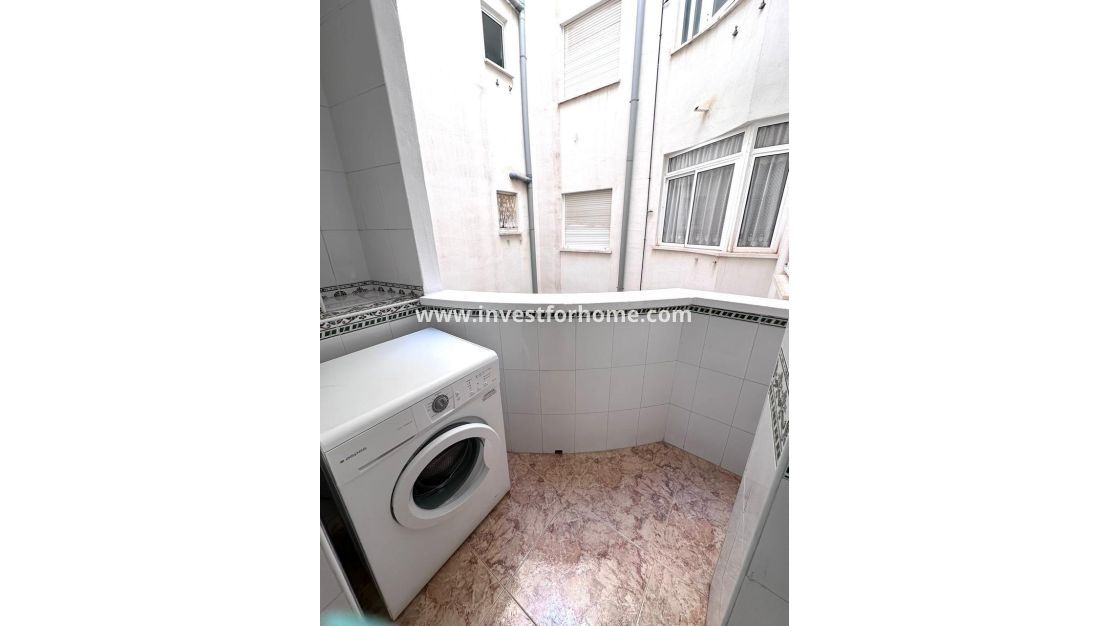 Sale - Apartment - Torrevieja - Centro - Muelle Pesquero