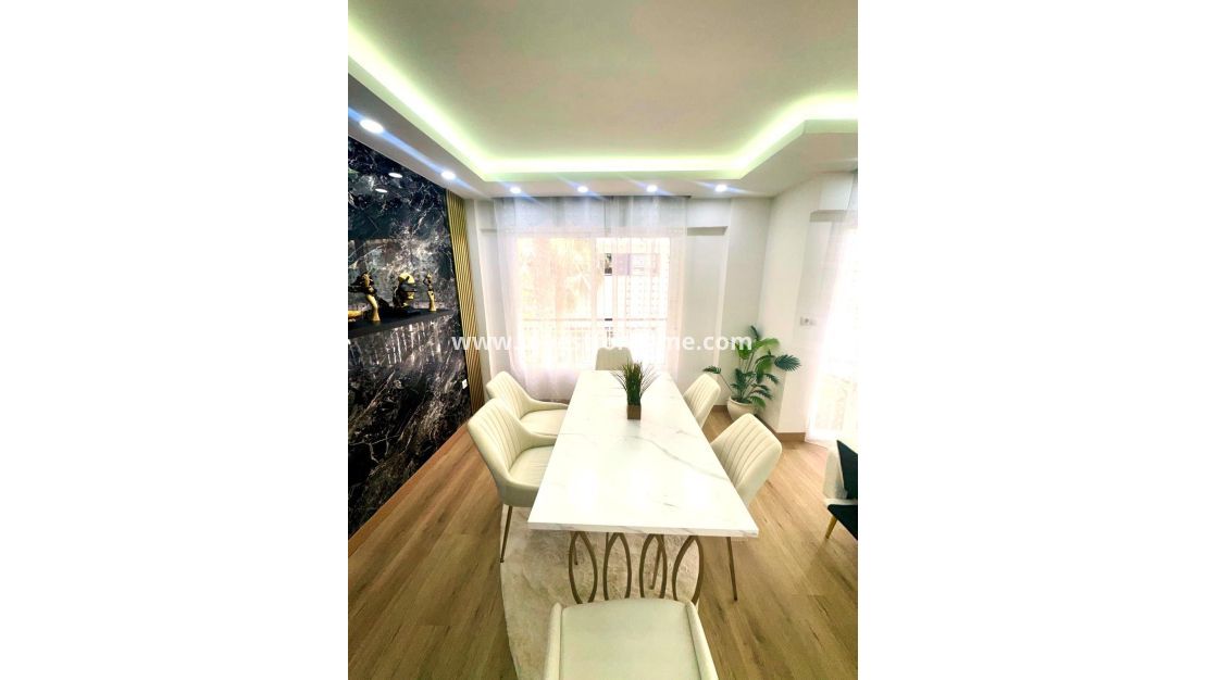 Sale - Apartment - Torrevieja - Centro - Muelle Pesquero