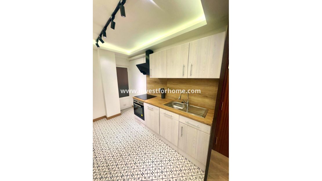Sale - Apartment - Torrevieja - Centro - Muelle Pesquero