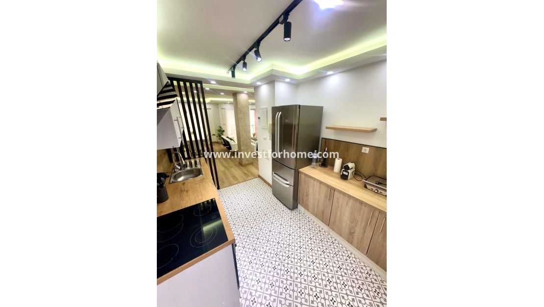 Sale - Apartment - Torrevieja - Centro - Muelle Pesquero