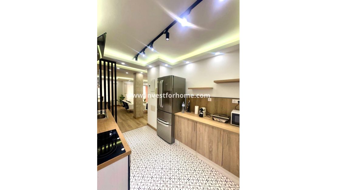 Sale - Apartment - Torrevieja - Centro - Muelle Pesquero