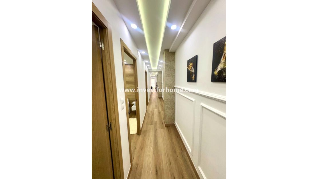 Sale - Apartment - Torrevieja - Centro - Muelle Pesquero