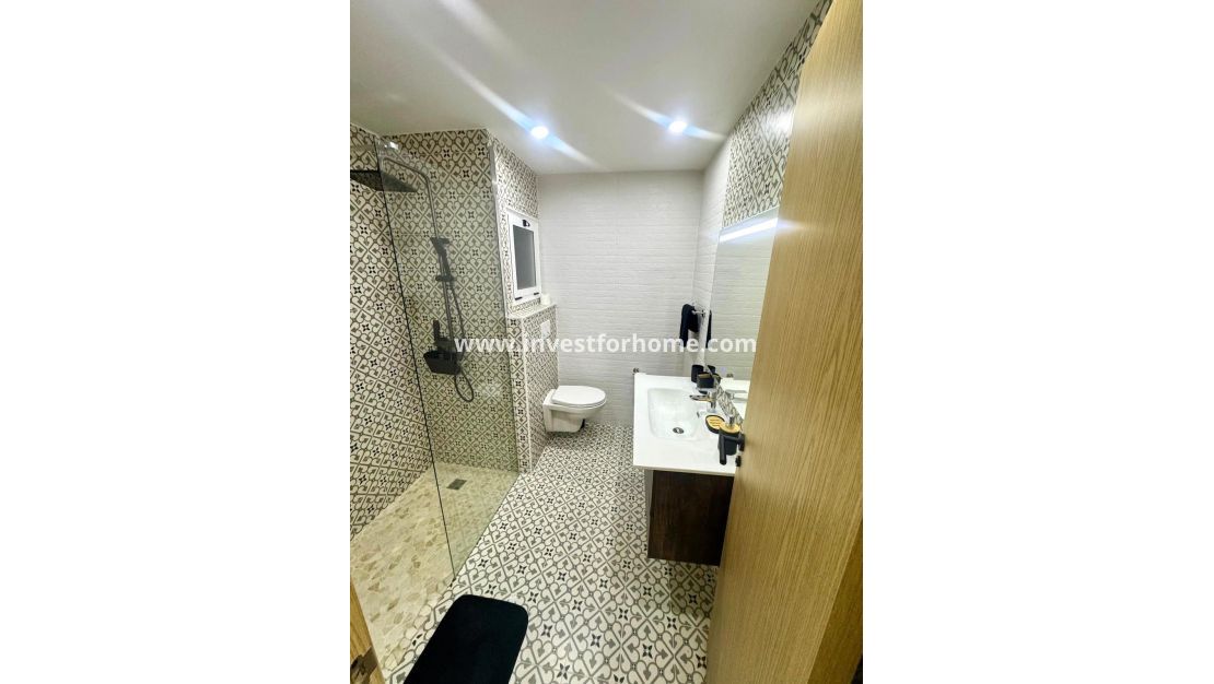 Sale - Apartment - Torrevieja - Centro - Muelle Pesquero