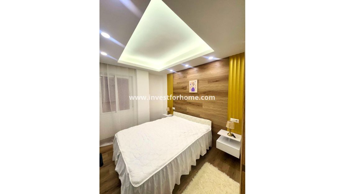 Sale - Apartment - Torrevieja - Centro - Muelle Pesquero