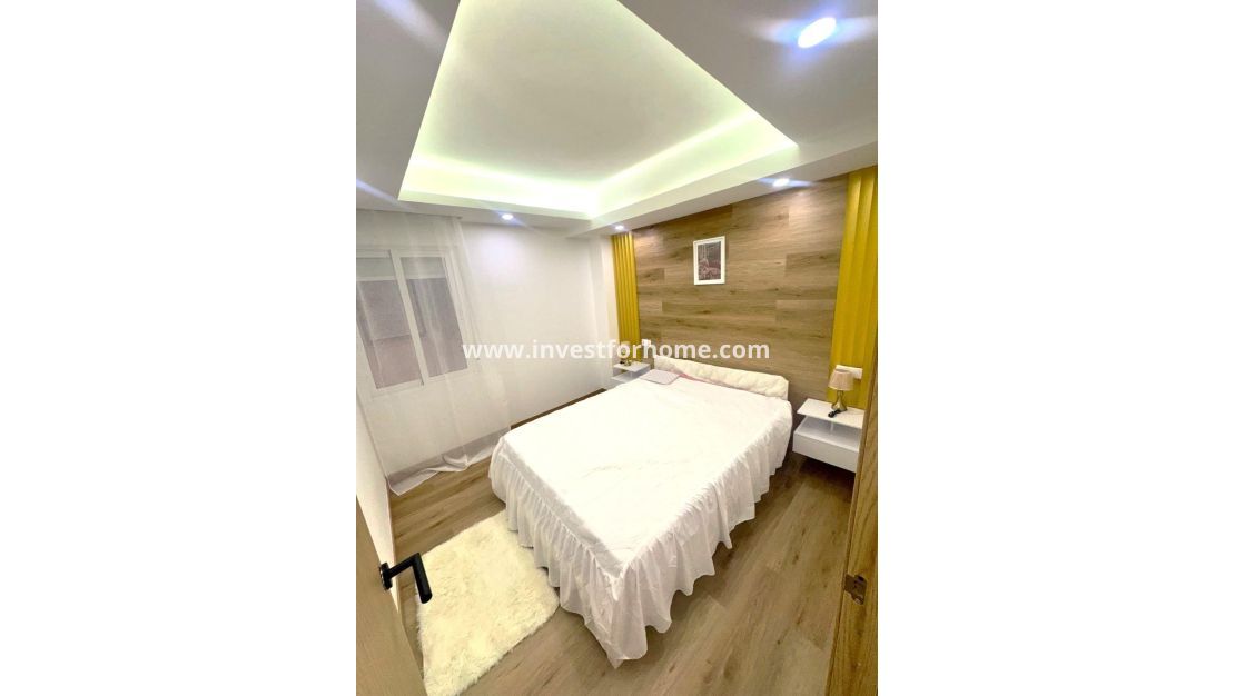 Sale - Apartment - Torrevieja - Centro - Muelle Pesquero