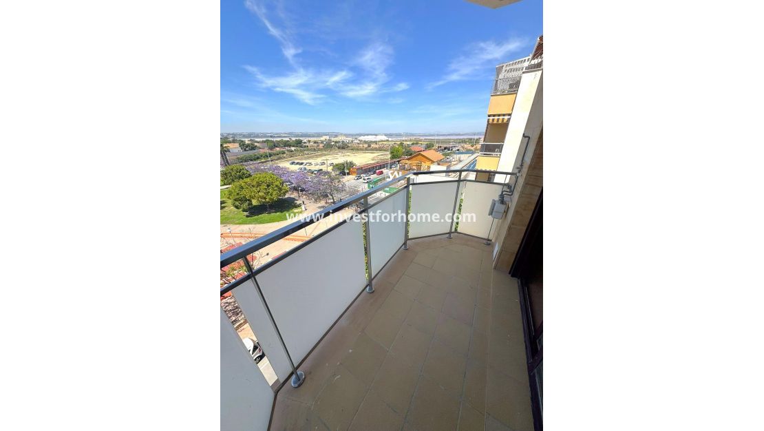 Sale - Apartment - Torrevieja - Centro - Muelle Pesquero