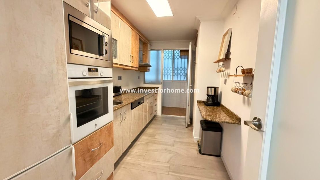 Sale - Apartment - Torrevieja - Centro - Muelle Pesquero