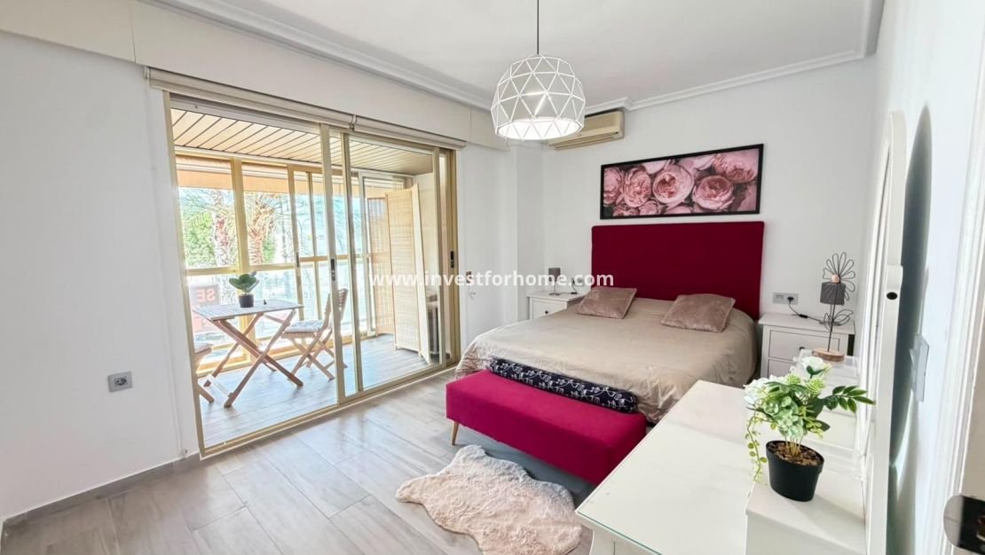 Sale - Apartment - Torrevieja - Centro - Muelle Pesquero