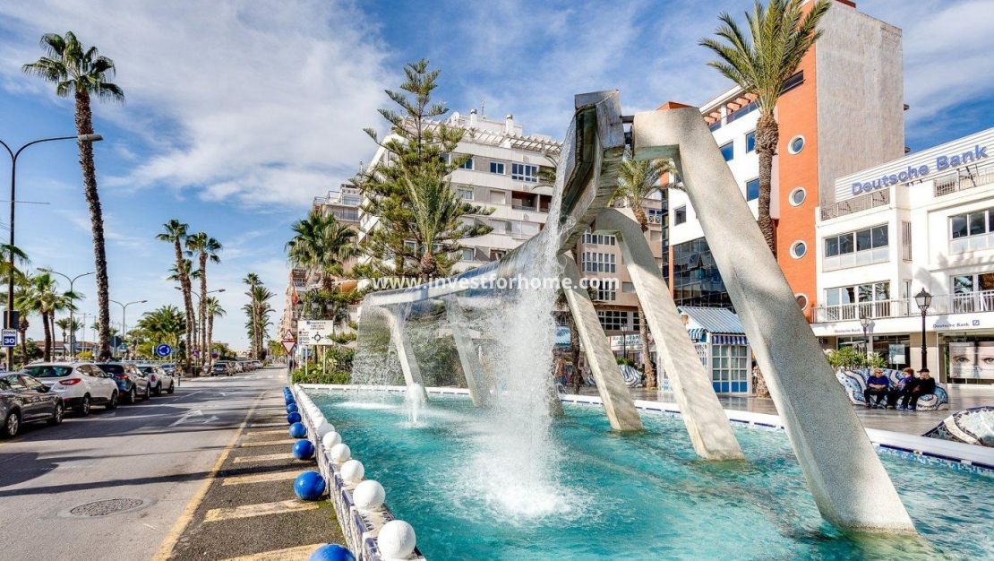 Sale - Apartment - Torrevieja - Centro - Muelle Pesquero