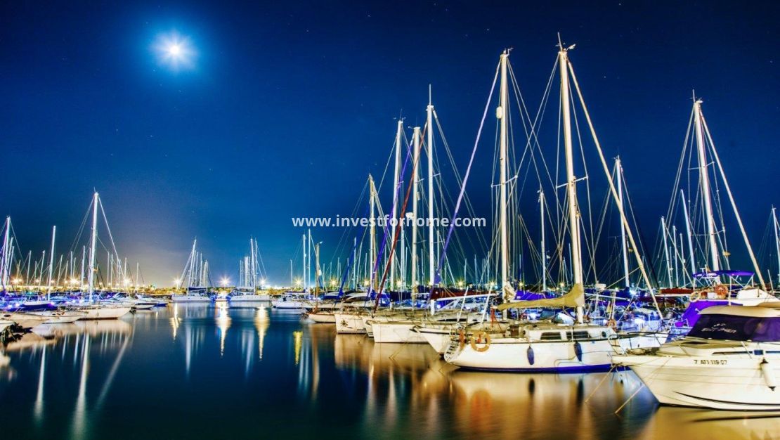 Sale - Apartment - Torrevieja - Centro - Muelle Pesquero