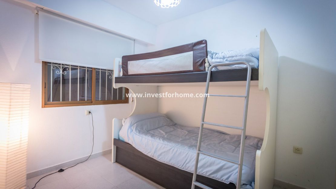 Sale - Apartment - Torrevieja - Centro