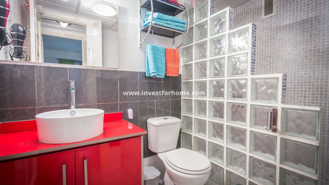 Sale - Apartment - Torrevieja - Centro