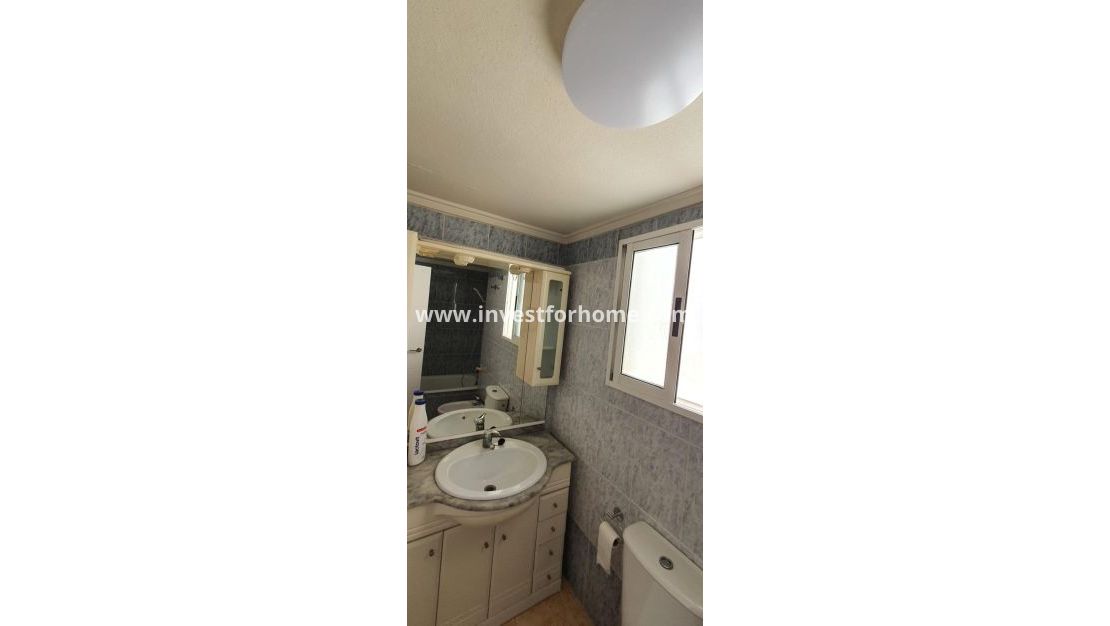 Sale - Apartment - Torrevieja - Centro