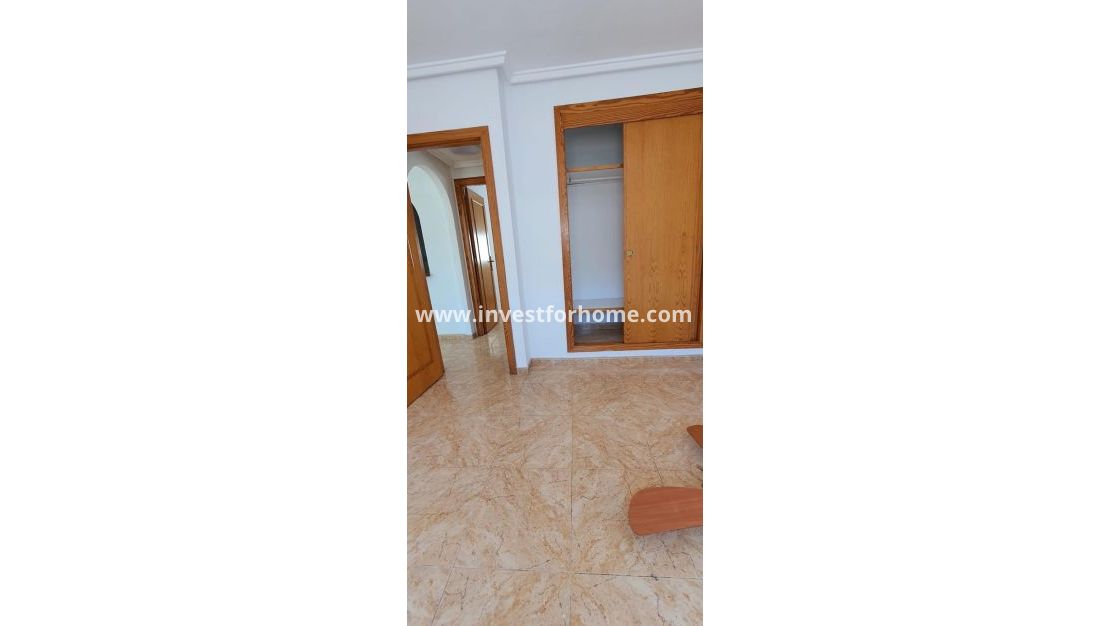 Sale - Apartment - Torrevieja - Centro