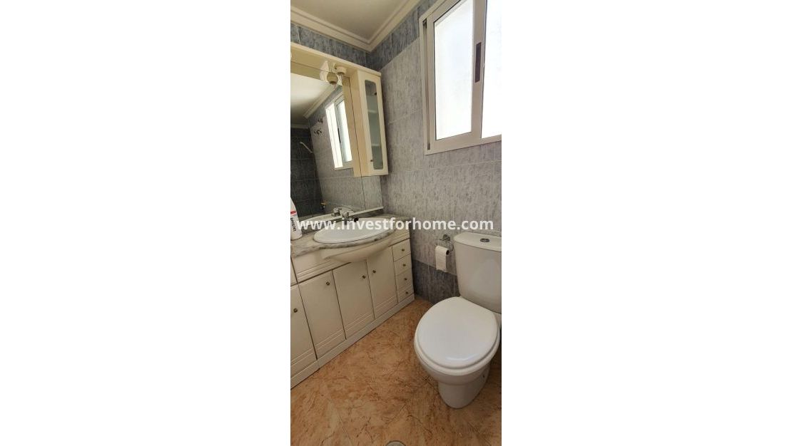 Sale - Apartment - Torrevieja - Centro