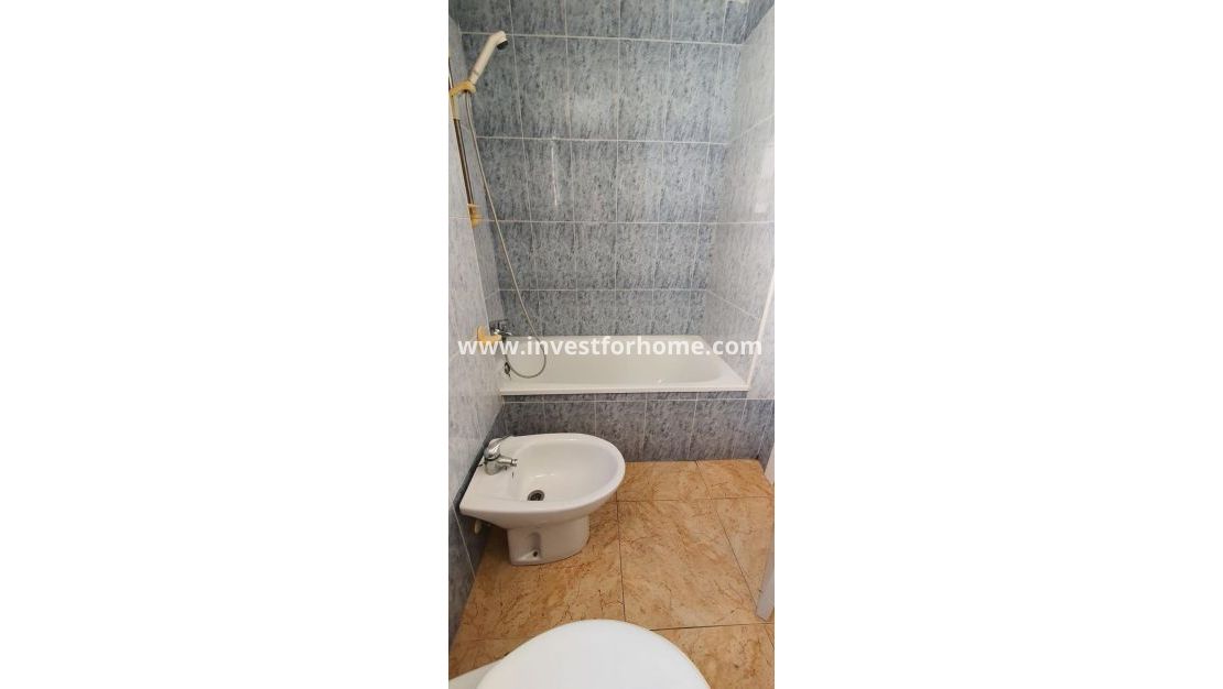 Sale - Apartment - Torrevieja - Centro