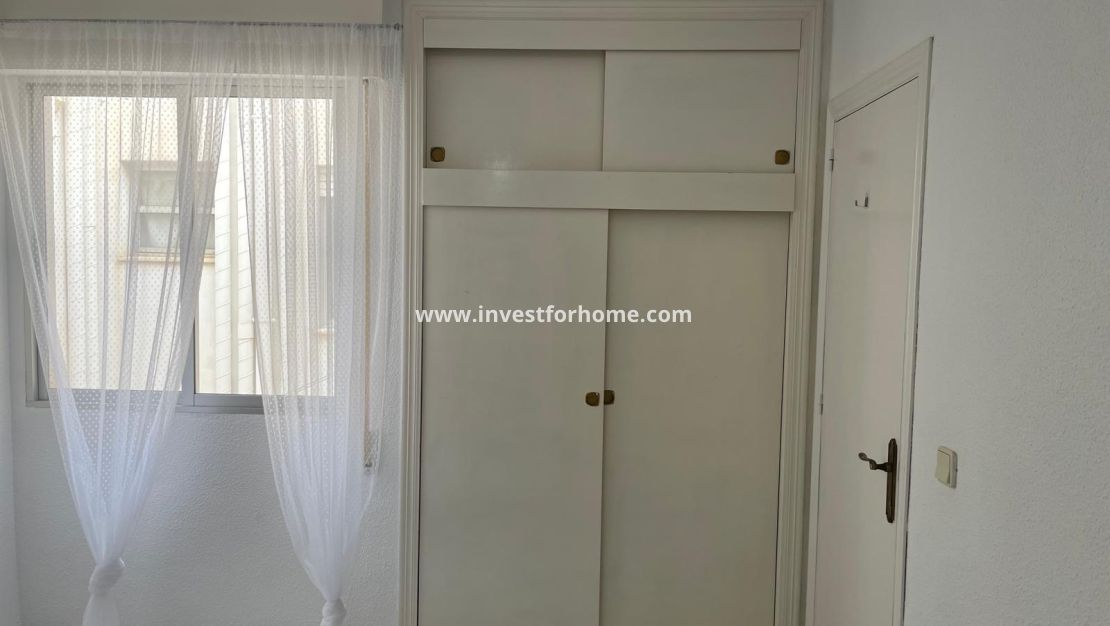 Sale - Apartment - Torrevieja - Centro