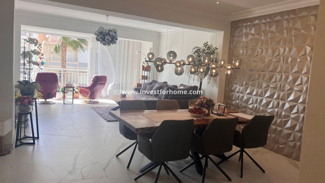 Sale - Apartment - Torrevieja - Centro