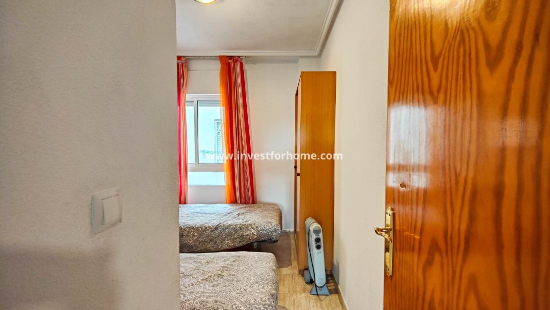 Sale - Apartment - Torrevieja - Centro