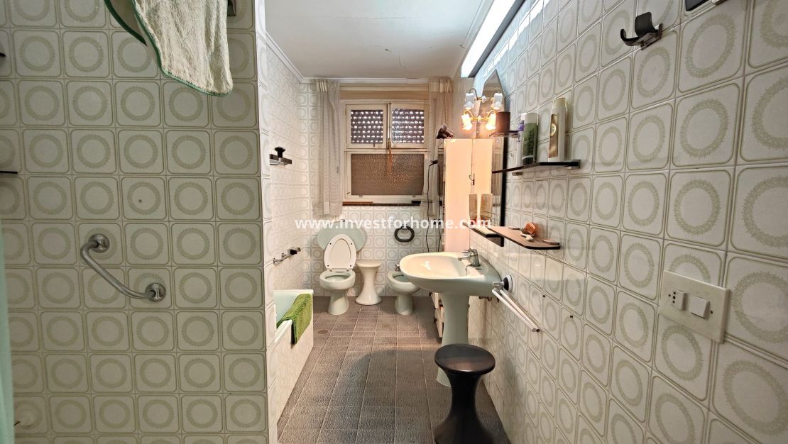 Sale - Apartment - Torrevieja - Centro