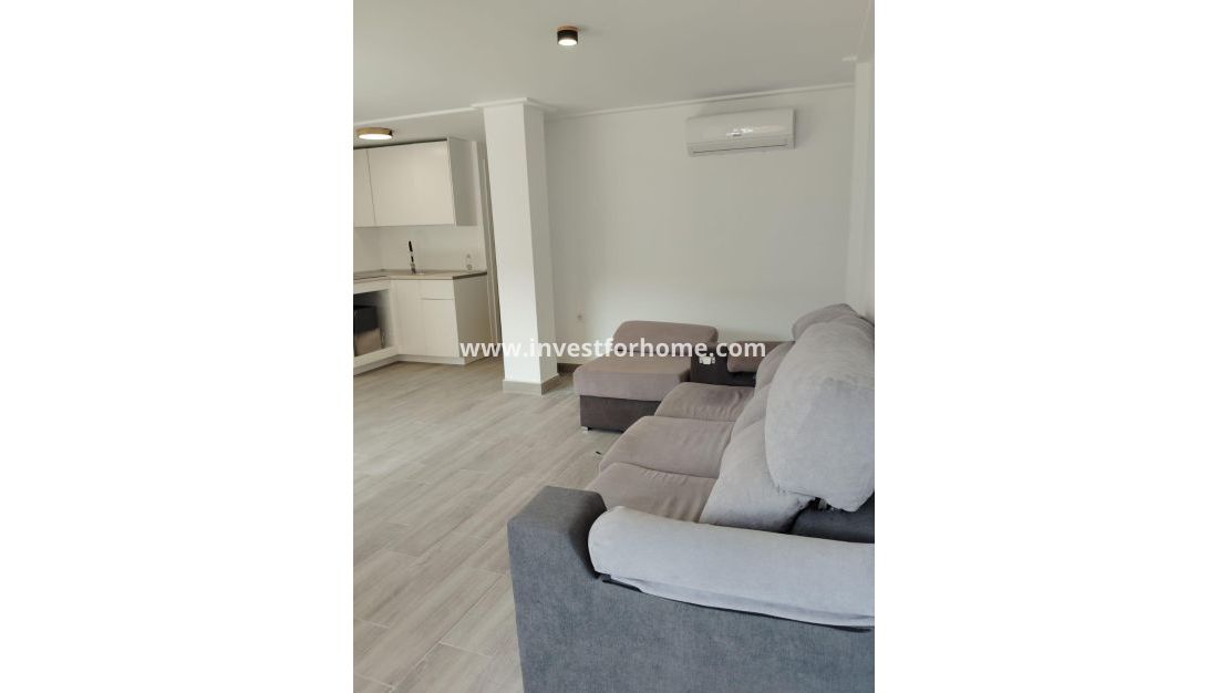Sale - Apartment - Torrevieja - Centro