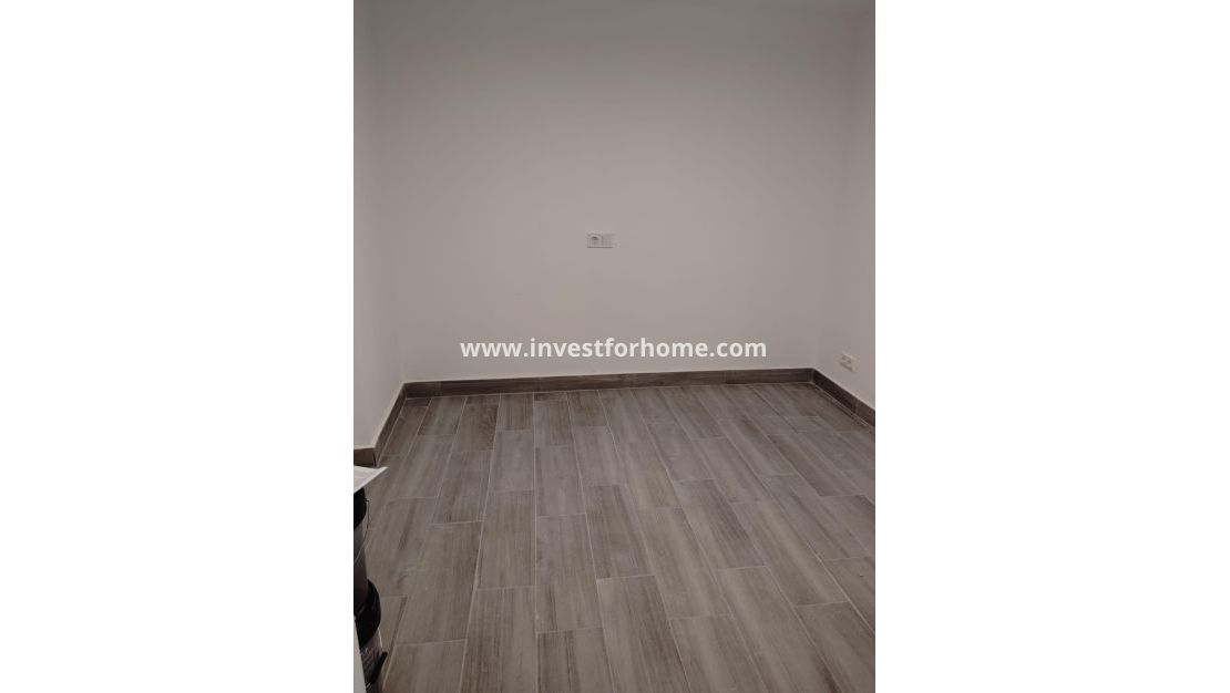 Sale - Apartment - Torrevieja - Centro