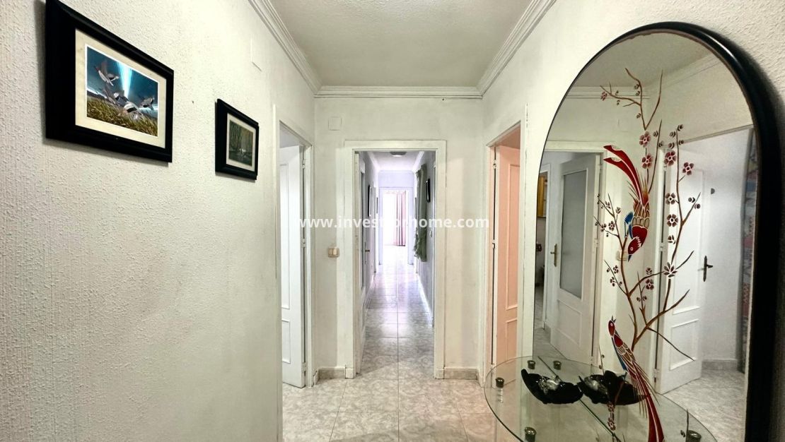 Sale - Apartment - Torrevieja - Centro