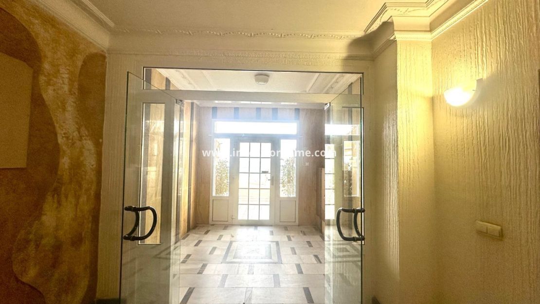 Sale - Apartment - Torrevieja - Centro