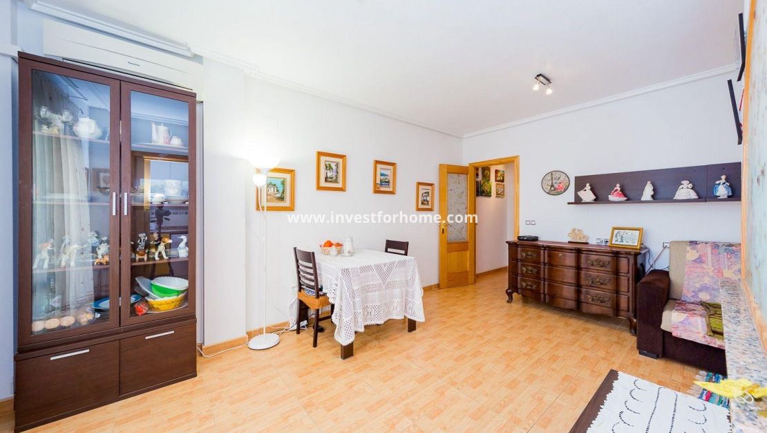 Sale - Apartment - Torrevieja - Centro