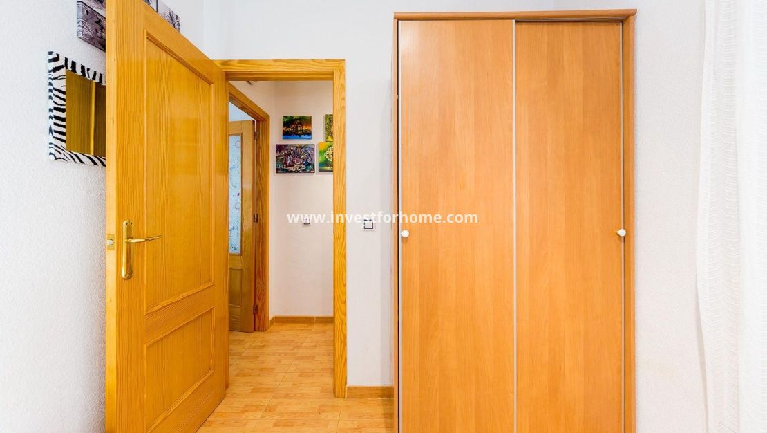Sale - Apartment - Torrevieja - Centro