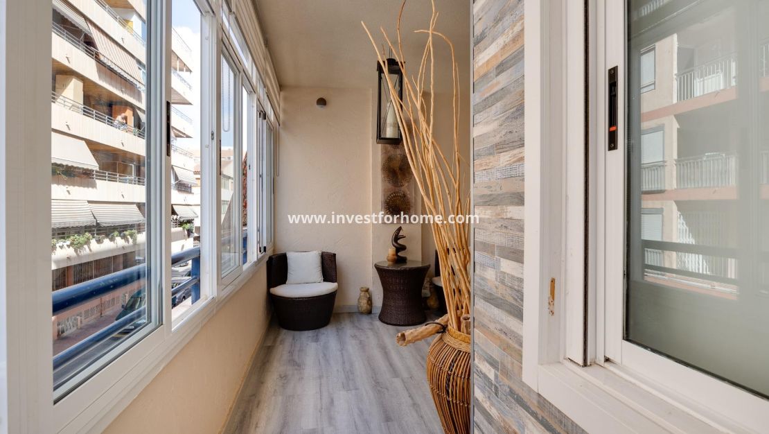 Sale - Apartment - Torrevieja - Centro