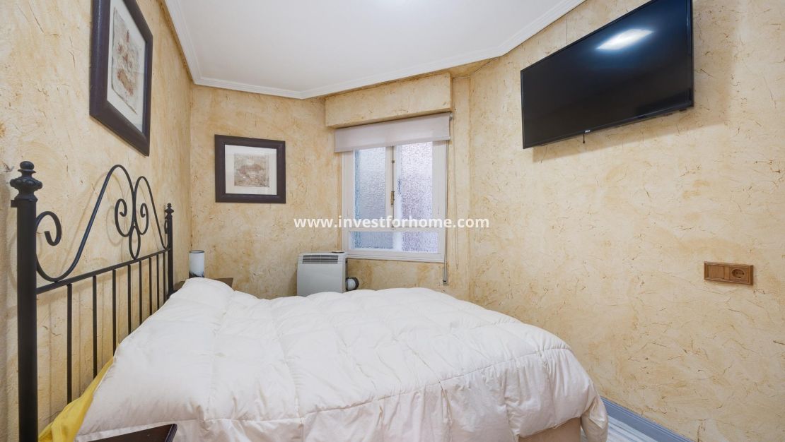 Sale - Apartment - Torrevieja - Centro