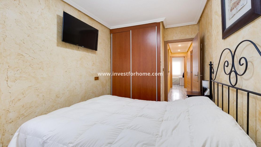 Sale - Apartment - Torrevieja - Centro