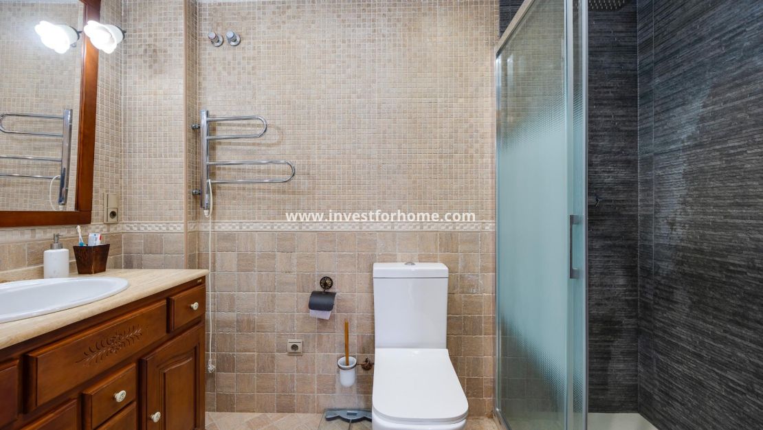 Sale - Apartment - Torrevieja - Centro