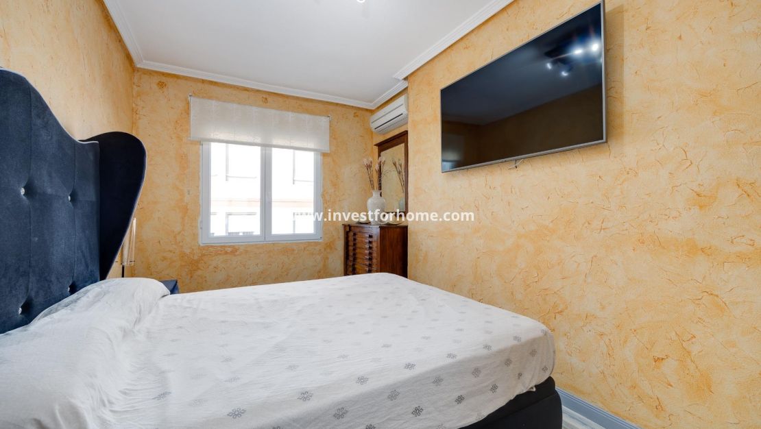 Sale - Apartment - Torrevieja - Centro