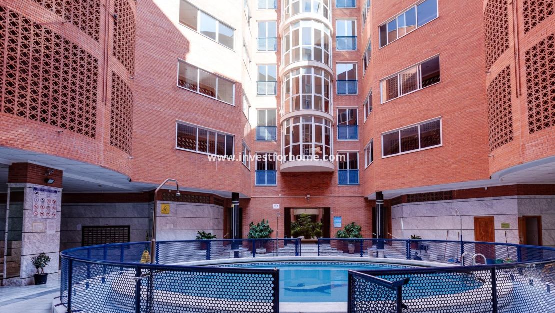 Sale - Apartment - Torrevieja - Centro