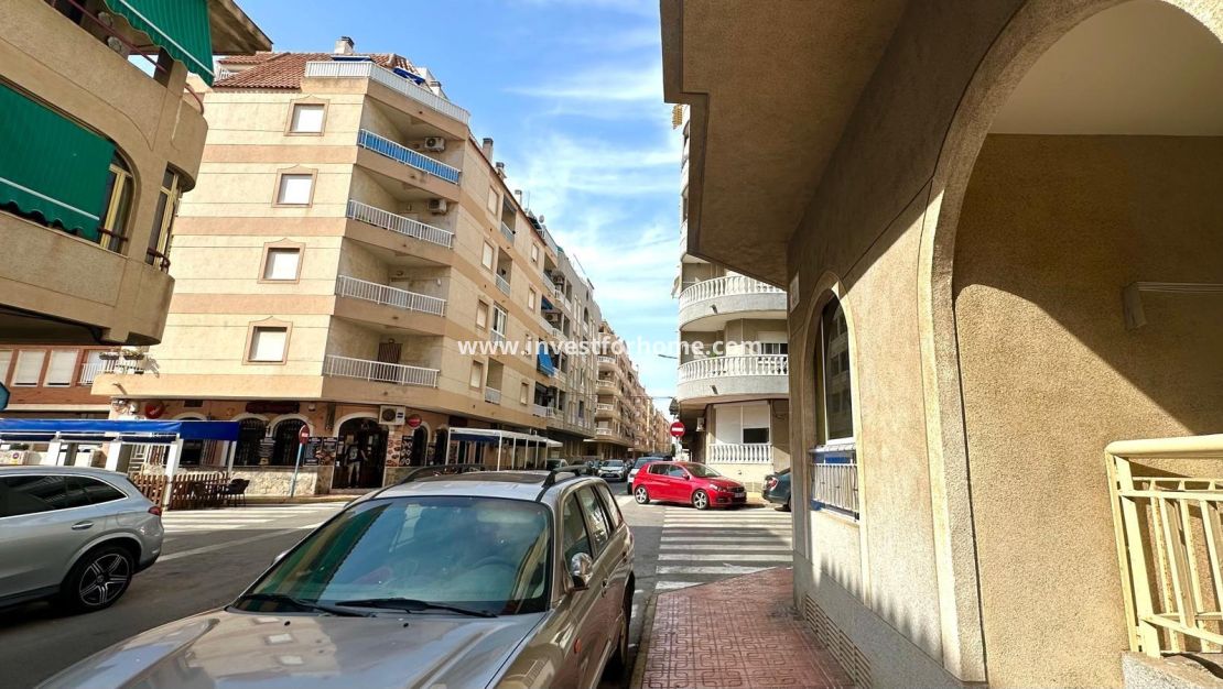 Sale - Apartment - Torrevieja - Centro
