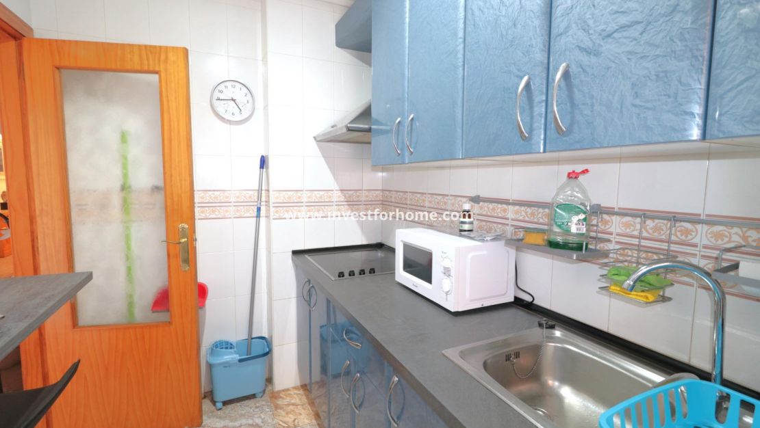 Sale - Apartment - Torrevieja - Centro