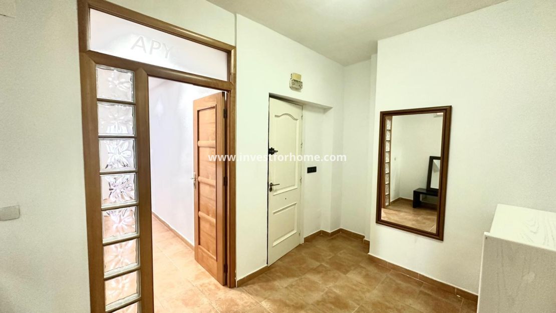 Sale - Apartment - Torrevieja - Centro