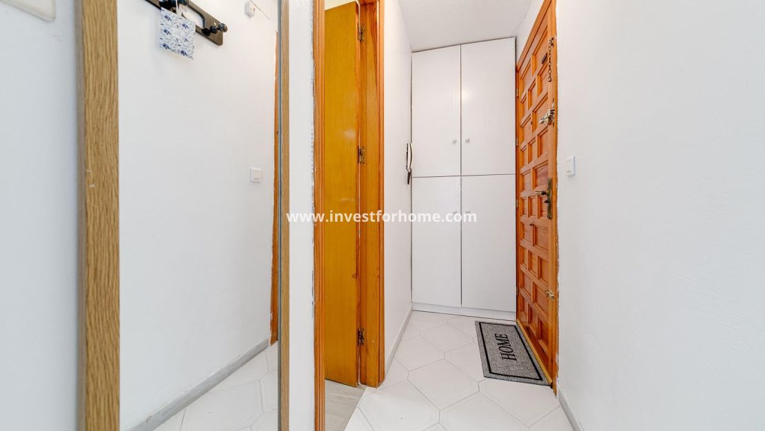 Sale - Apartment - Torrevieja - Centro