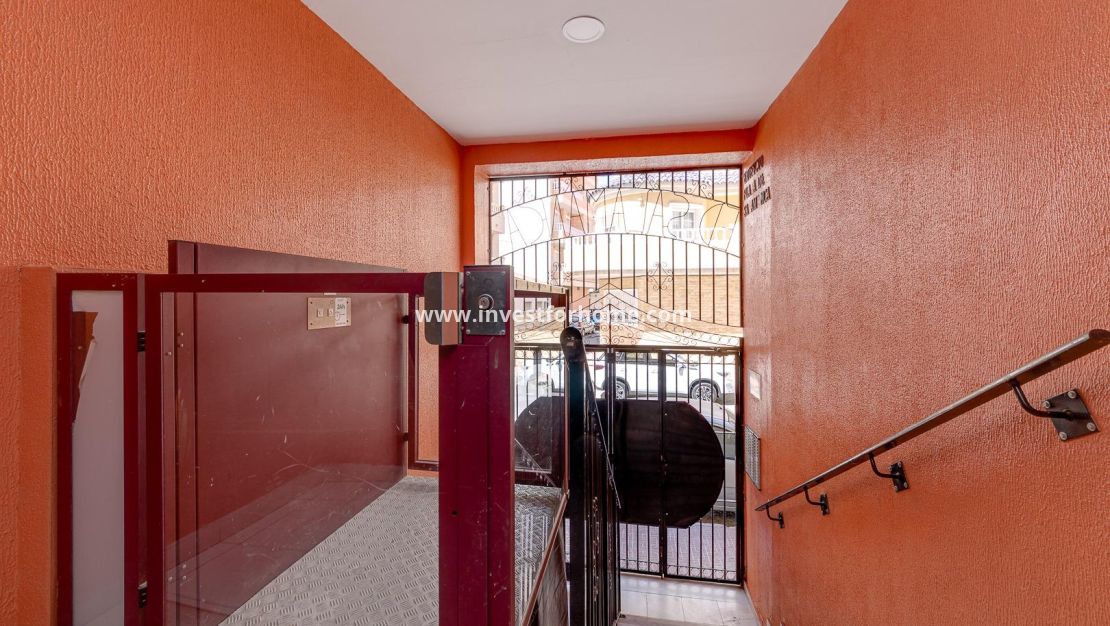 Sale - Apartment - Torrevieja - Centro