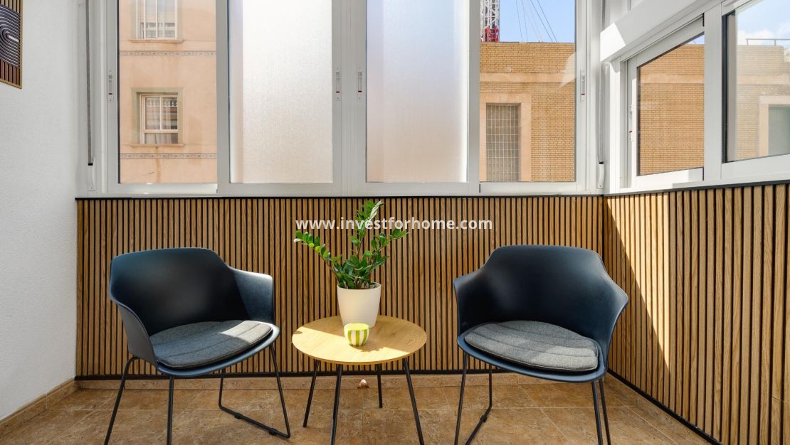 Sale - Apartment - Torrevieja - Centro