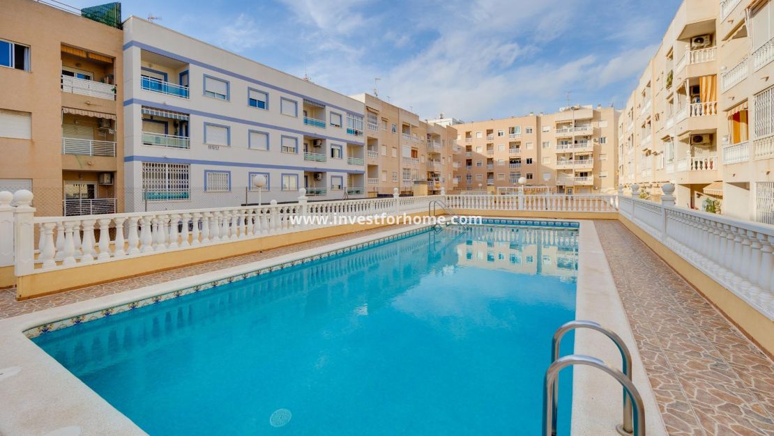 Sale - Apartment - Torrevieja - Centro