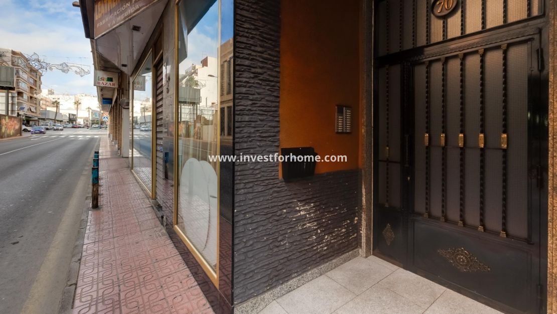 Sale - Apartment - Torrevieja - Centro